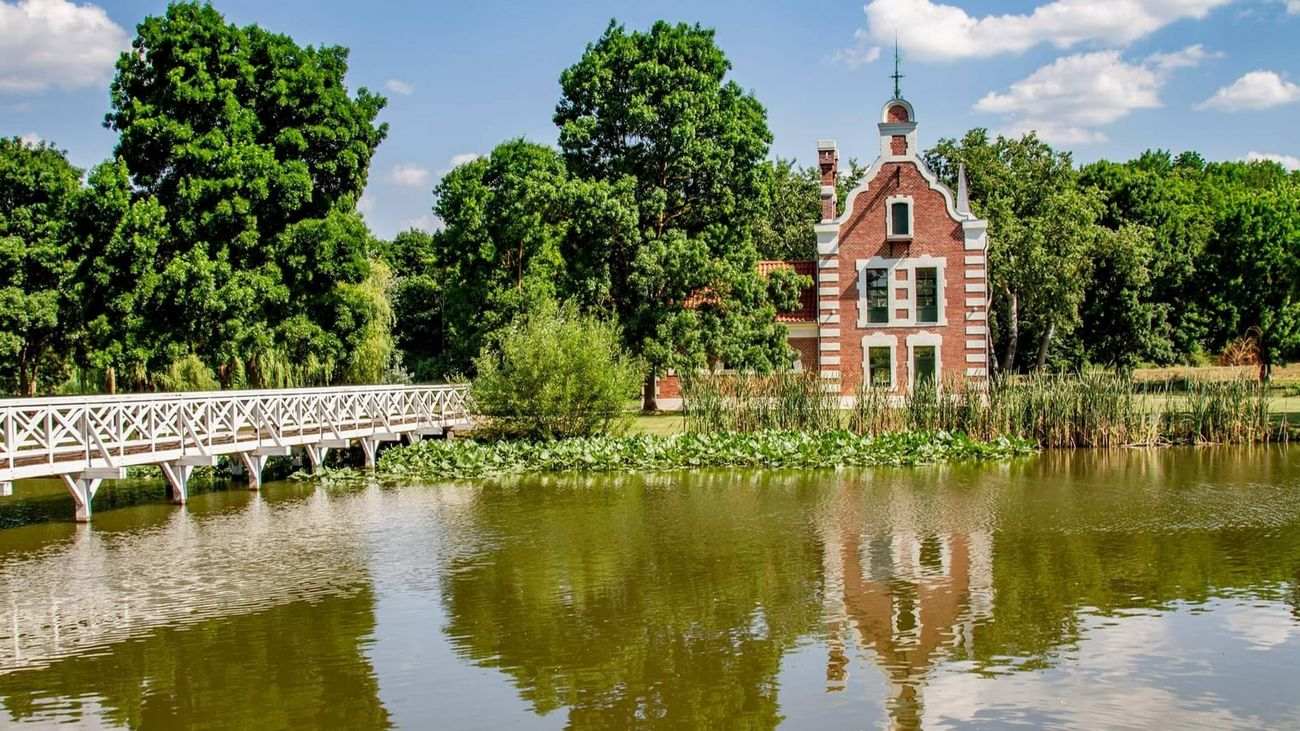 4 hónapig ingyenesen látogatható a csodálatos angolkert Dég kastélya körül