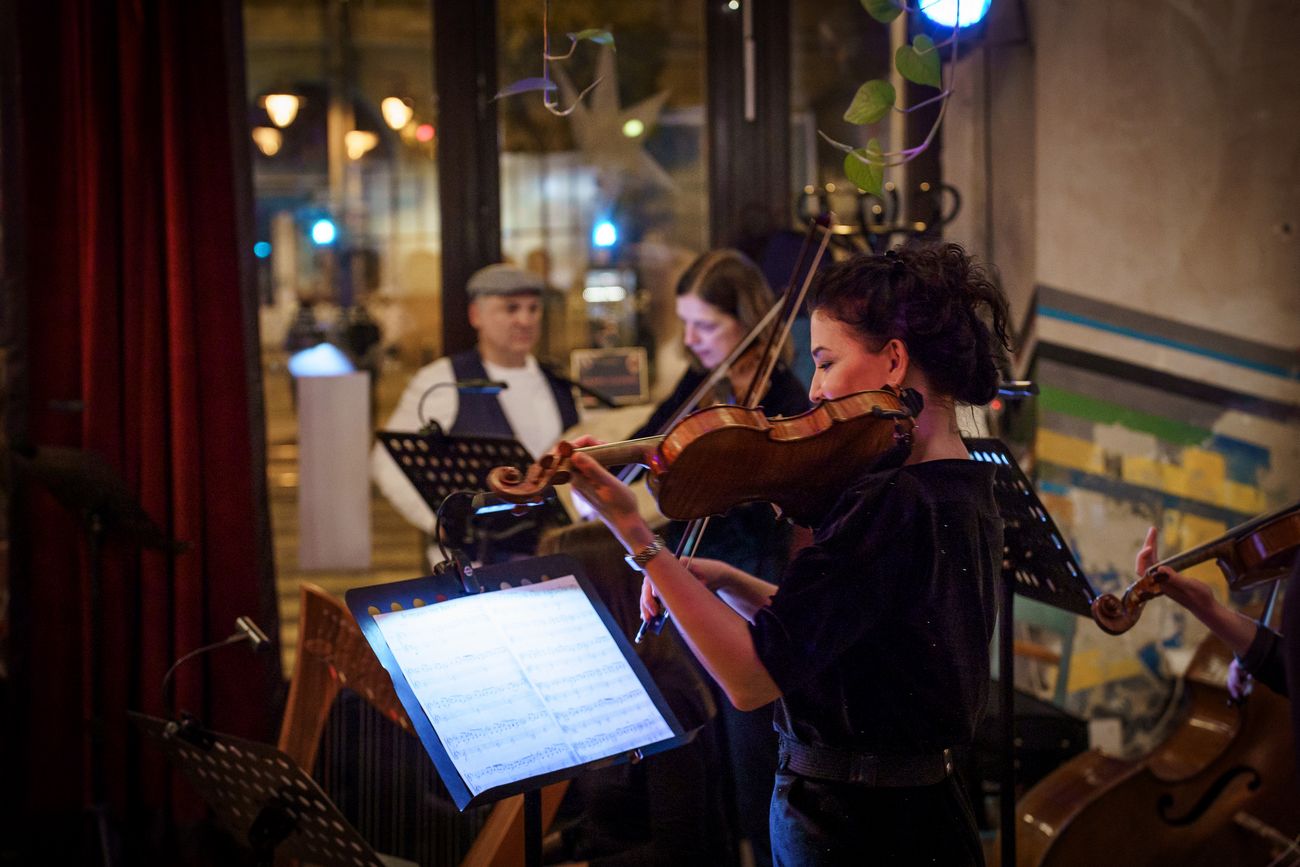 Ingyenes minikoncertekkel bukkan föl a Fesztiválzenekar a Zene éjszakáján