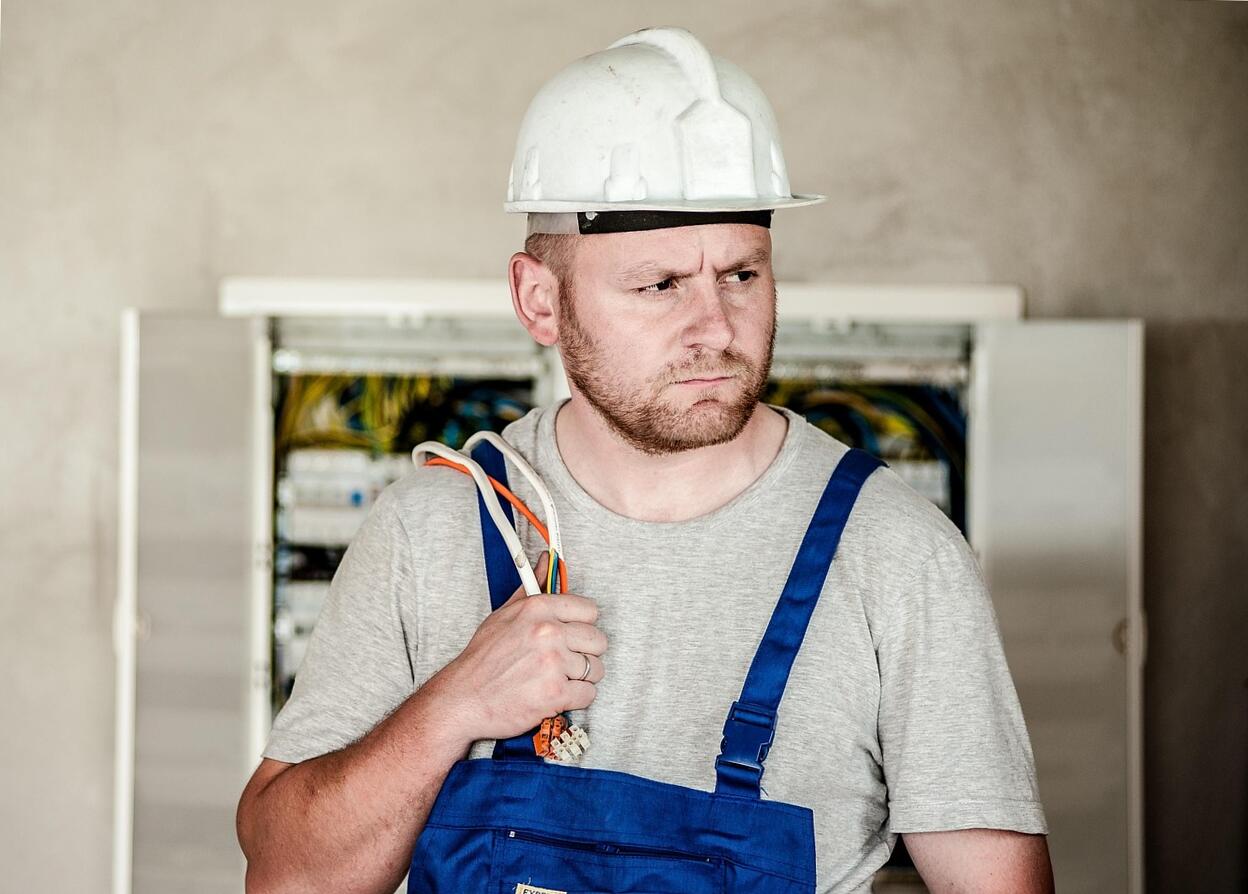 Az áramelosztás karbantartási kihívásai az ipari szegmensben