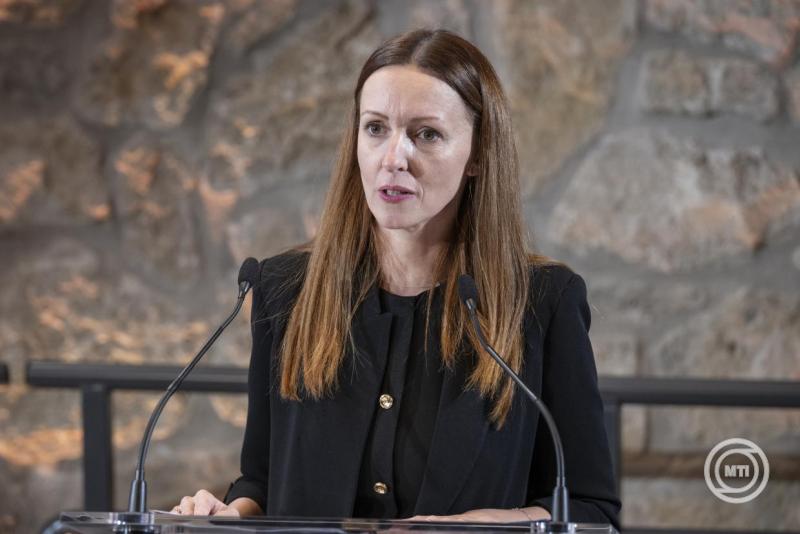 Magyar politikusok próbálták megfejteni: Szüksége van-e a kultúrának a filozófiára?