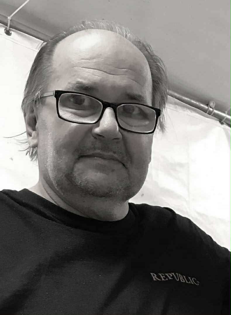 Gyászol a Republic zenekar