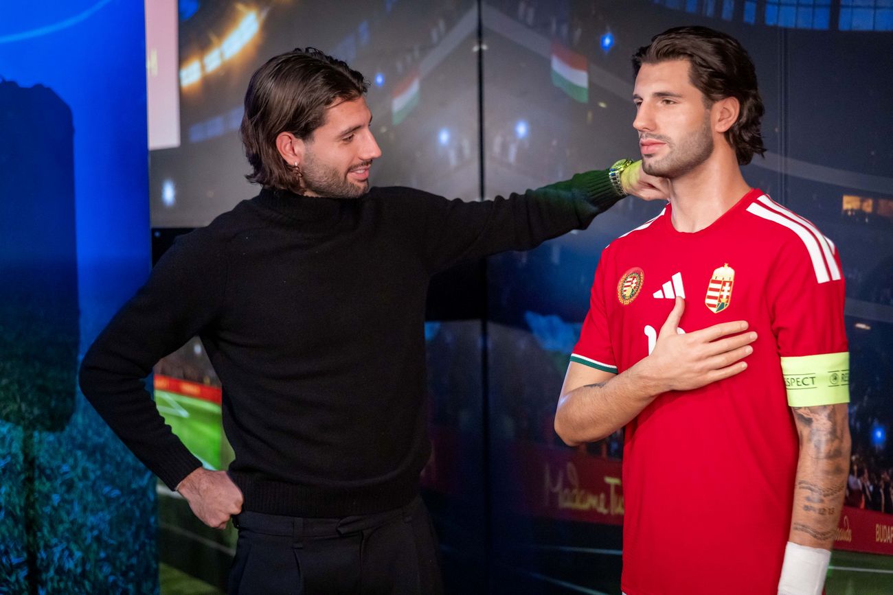 Szoboszlai Dominik megtekintette Budapesten a Szoboszlai Dominik-szobrot