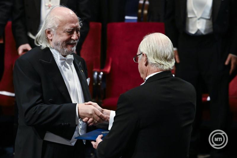 Krasznahorkai László neve beíródott a magyar Nobel-díjasok névsorába