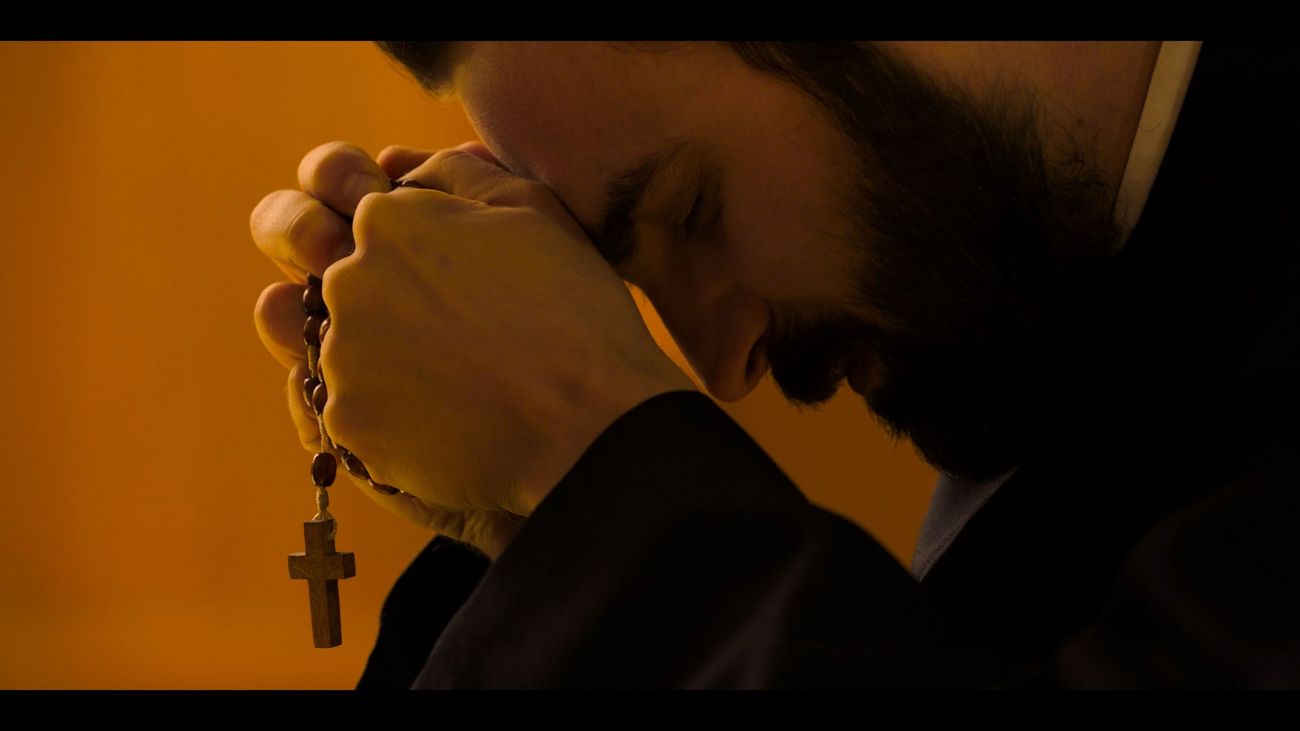 Takarítónőnek álcázott orosz KGB-ügynök ölte meg Romzsa Tódor püspököt