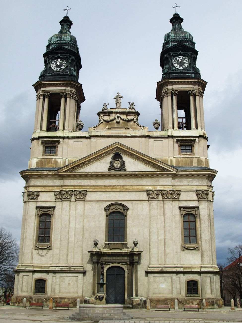 Különleges ereklye érkezik Pápára