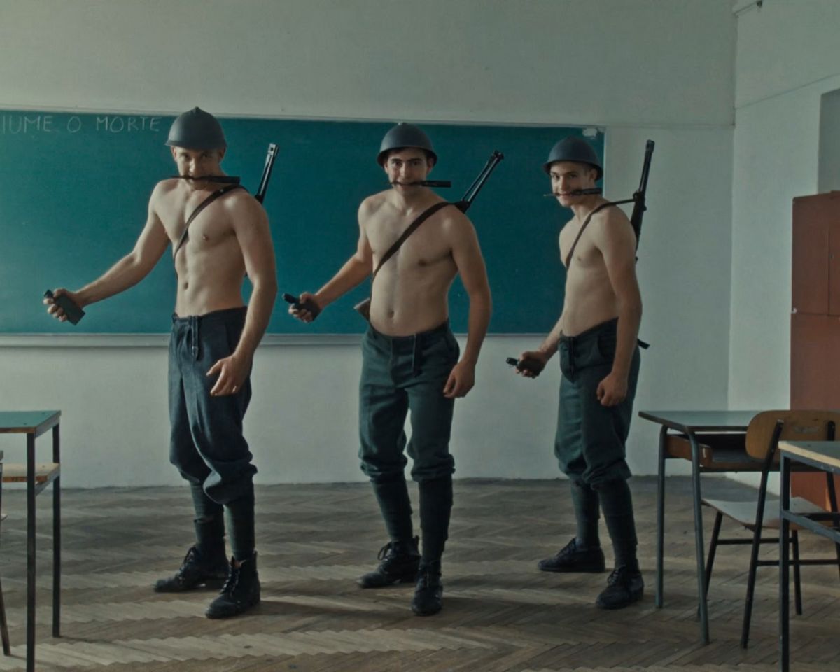 Mit tehet a háborúellenes művészet háború idején? – Fegyveres pacifizmus?