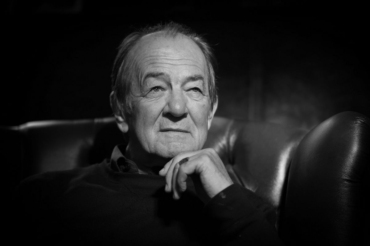 Rendkívüli műsorváltozás Aknay János emlékére