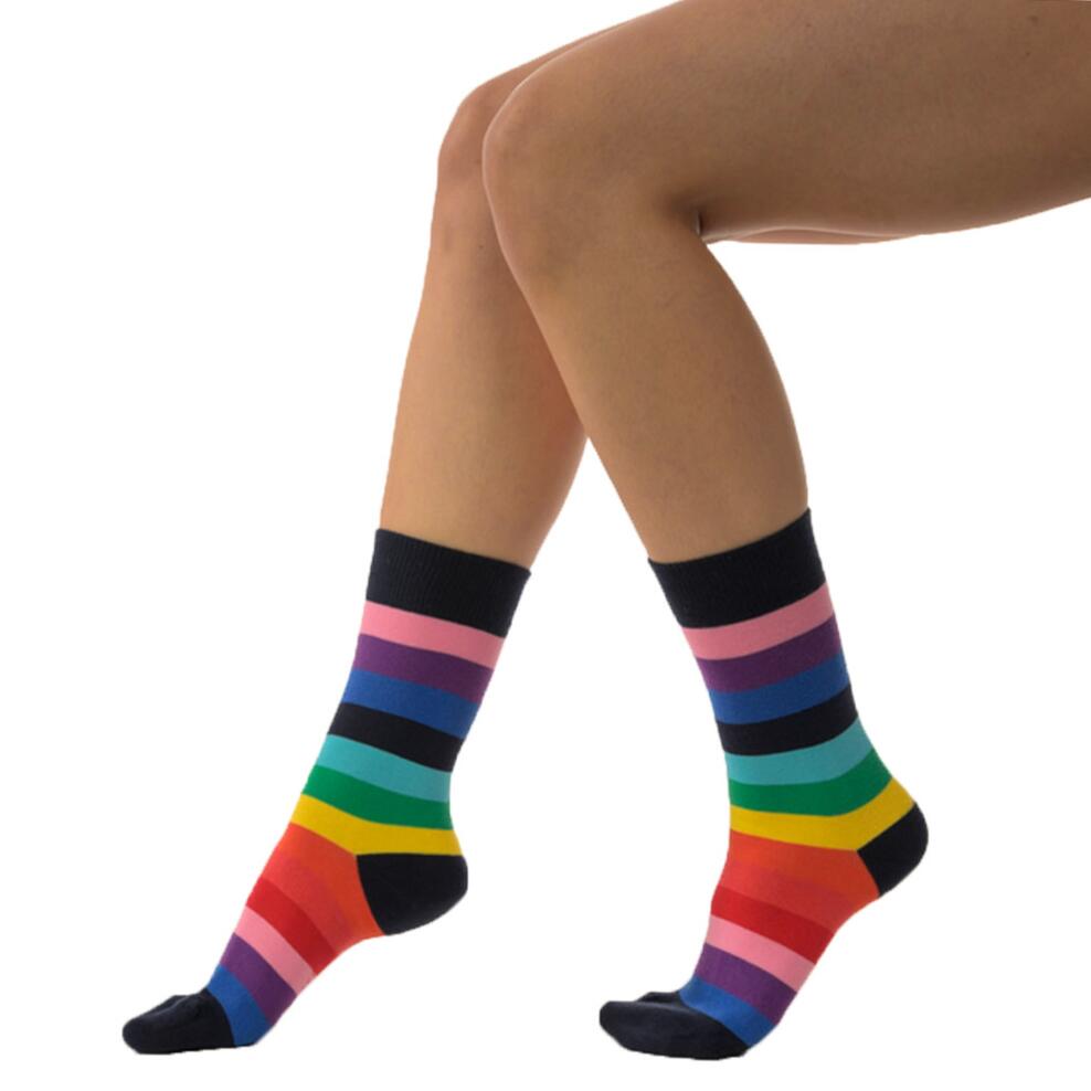 Az elegancia részletei: zoknivadászat az esküvőd napjára